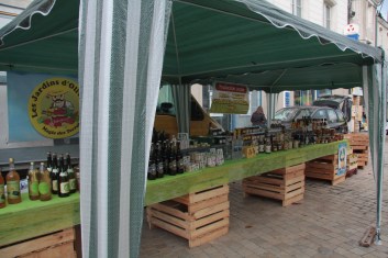 pommes poires et produits du terroir du Val de Loire à Beaugency dans le Loiret